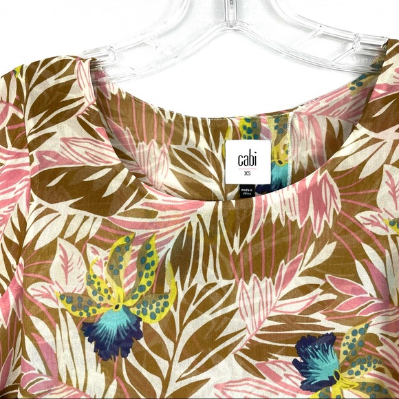 CAbi #5216 Tropical Print Parlor Top Split Back - Picture 4 of 4